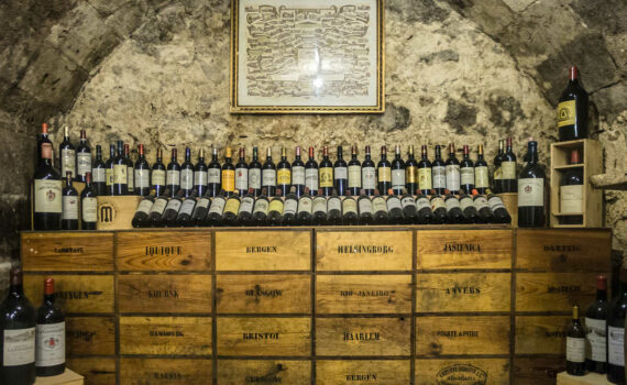 Investir dans le vin Bordeaux Bourgogne Grand cru cave